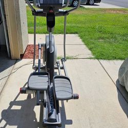 Freemotion e6.4 Elliptical Machine