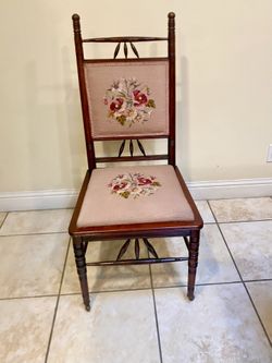 Beautiful antique Chair . Excellent 