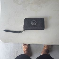 Michael Kors Jet Set Travel Black Leather CONTINENTAL Wallet 35T7GTVE7L