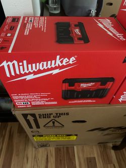 Milwaukee M18 Vac Vacuum