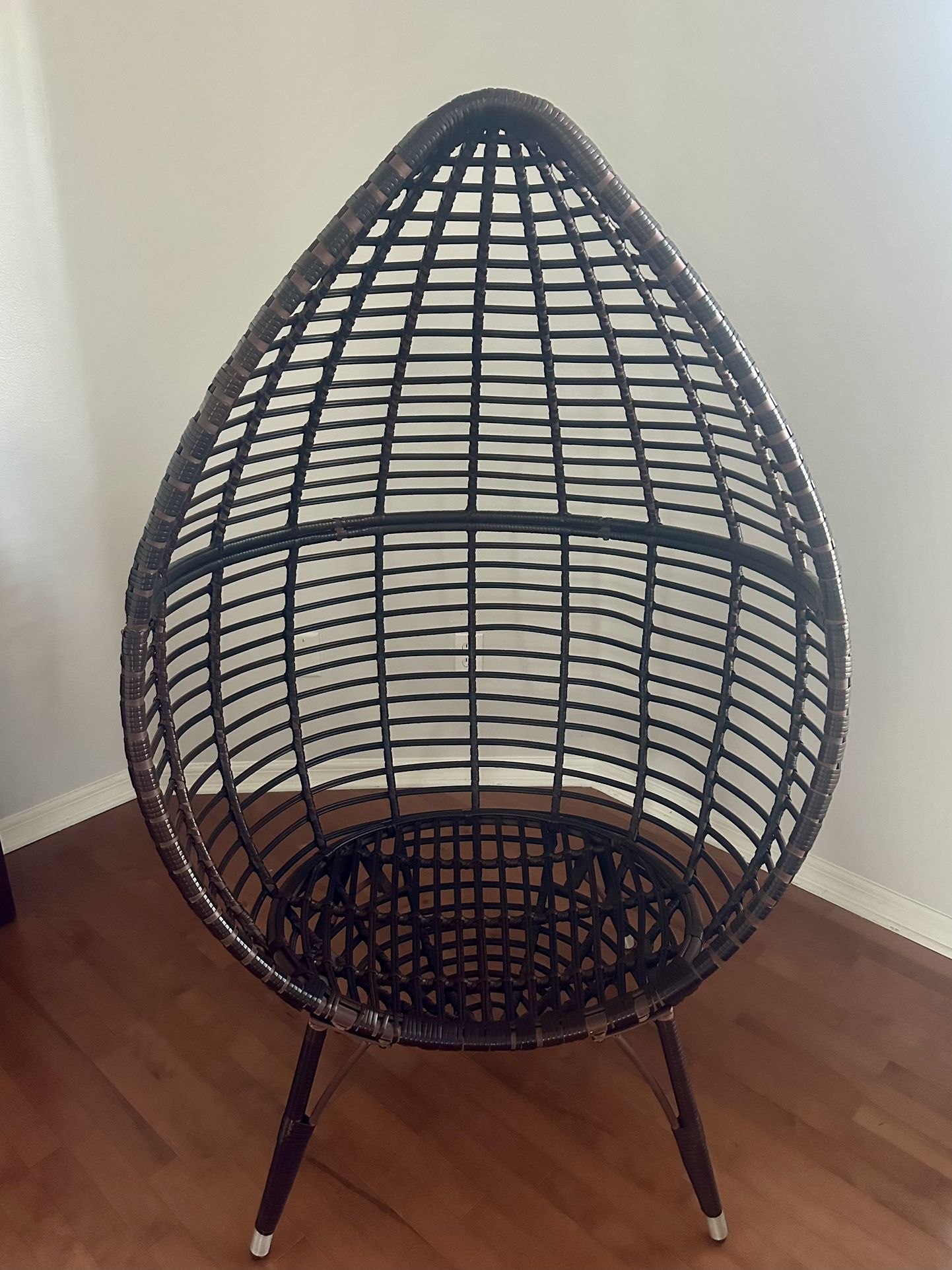 Eggshell Chair / Lounge Chair