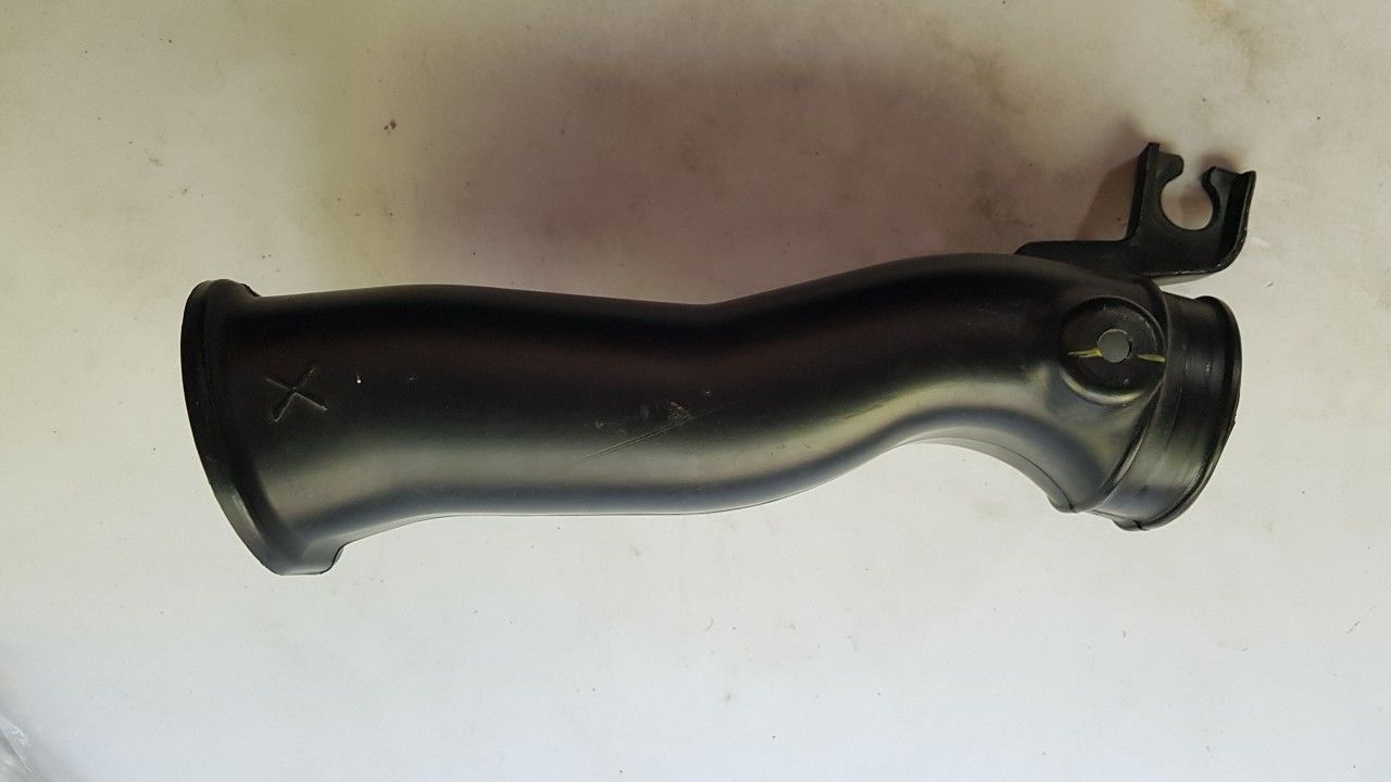 Honda 17243-PLC-000 Tube Assembly B, Air In CIVIC 2001-05 USED