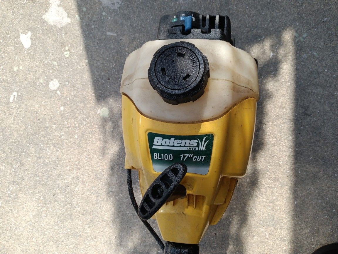 Bolens BL100 Weed Eater
