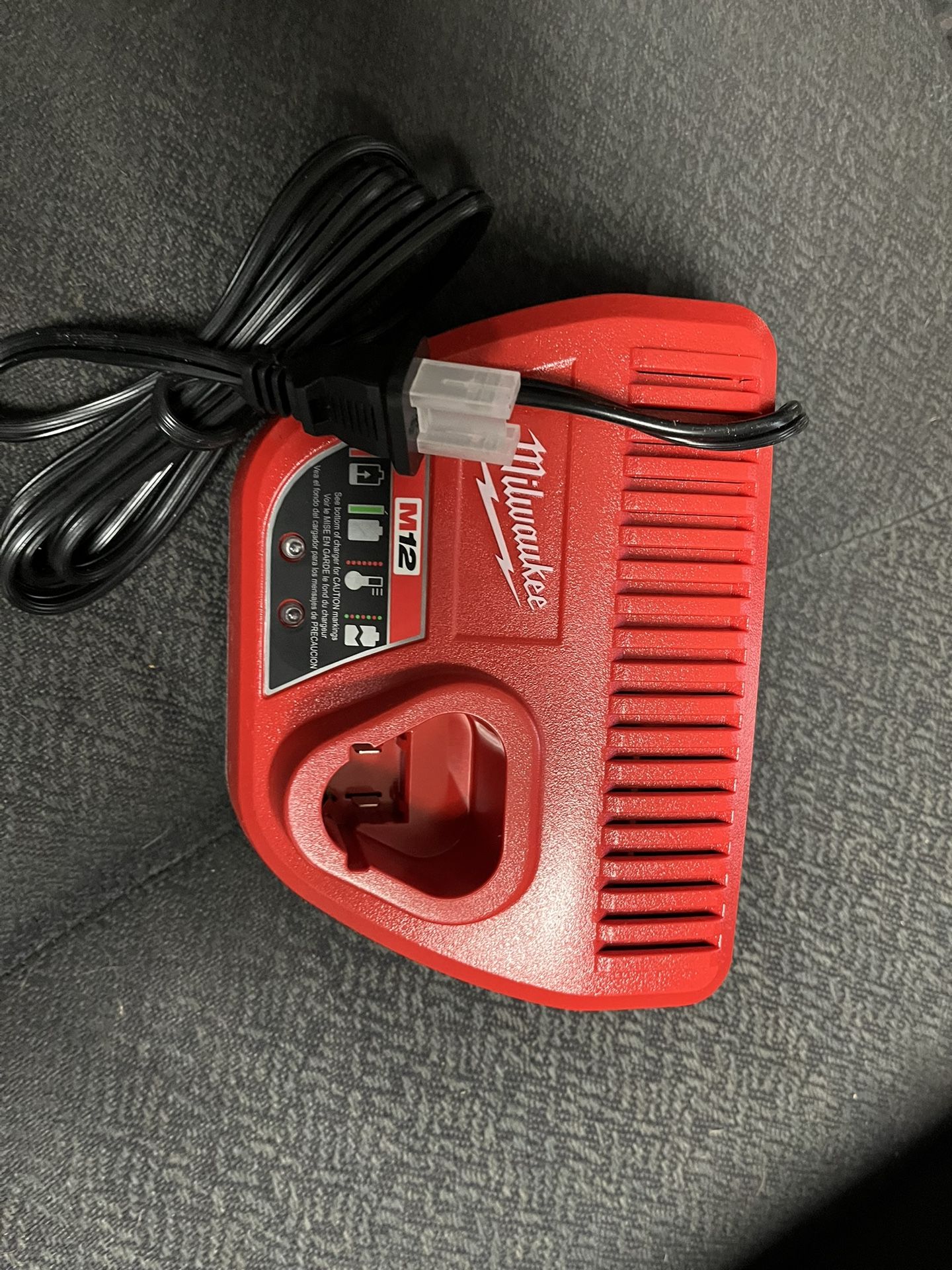Milwaukee M12 Charger NEW