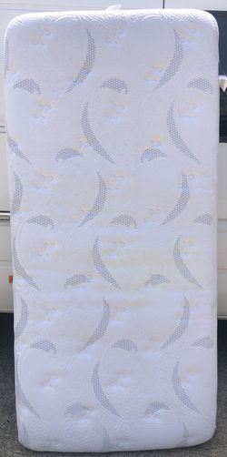 Serta Twin XL Mattress Super Clean, Great for King Adjustable Bed $150 Each or $200 for Pair