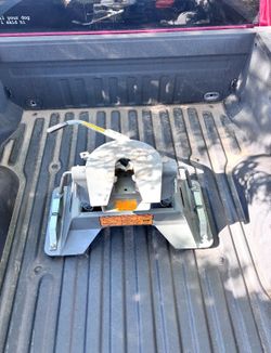 B&W Companion Gooseneck 5th Wheel Trailer Hitch