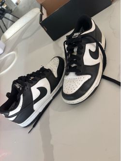 Nike Dunk Low “Panda” size 4 kids