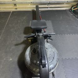 LIT Rowing Machine