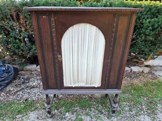 Old Whiskey cabinet-free