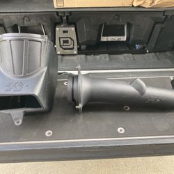 K&N Intake For Jeep JT Gladiator. Broken
