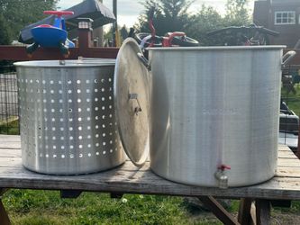 King Kooker Pot w/spigot, strainer, and burner