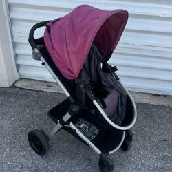 Evenflo Pivot Foldable Stroller! Good condition! 