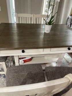 Dining room table