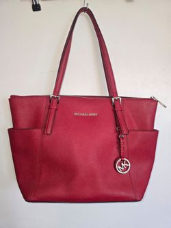 BEAUTIFUL MICHAEL KORS BAG 🎒