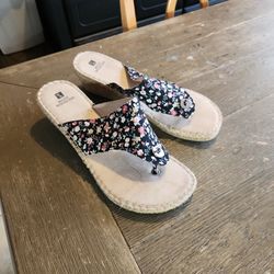 Size 10 Floral Wedge Sandals