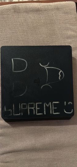 Mint PS4, Controllers And Games.