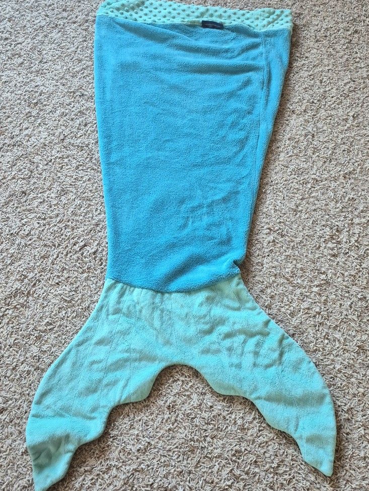 Mermaid tail blanket