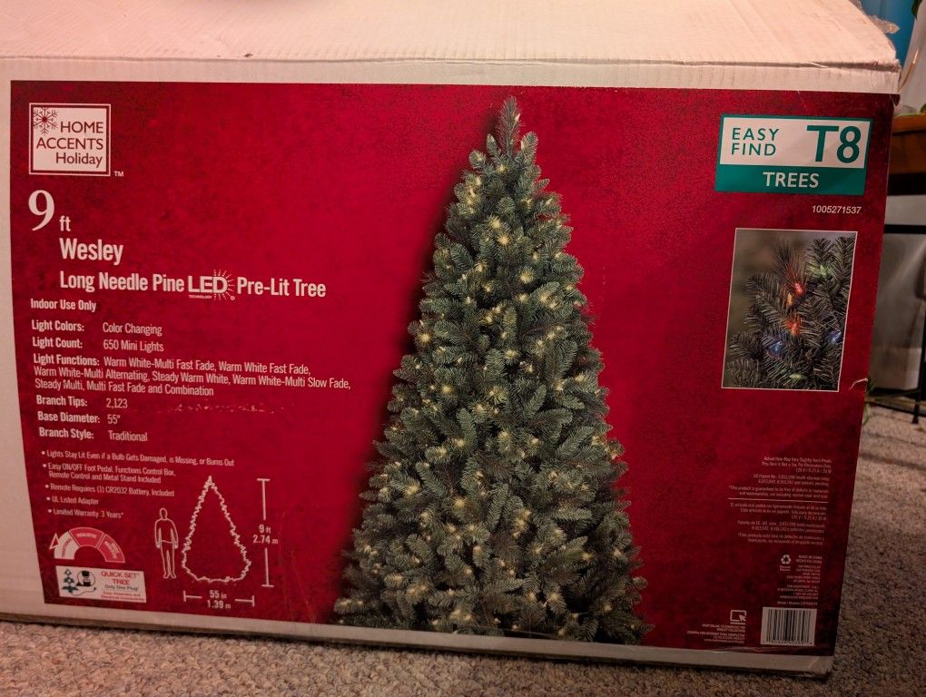 9ft Pre-lit Tree