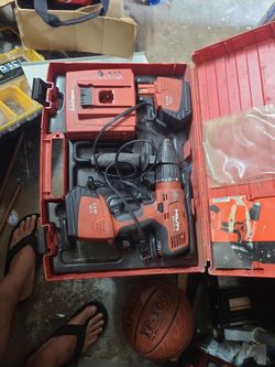 Hilti Hammering Drill