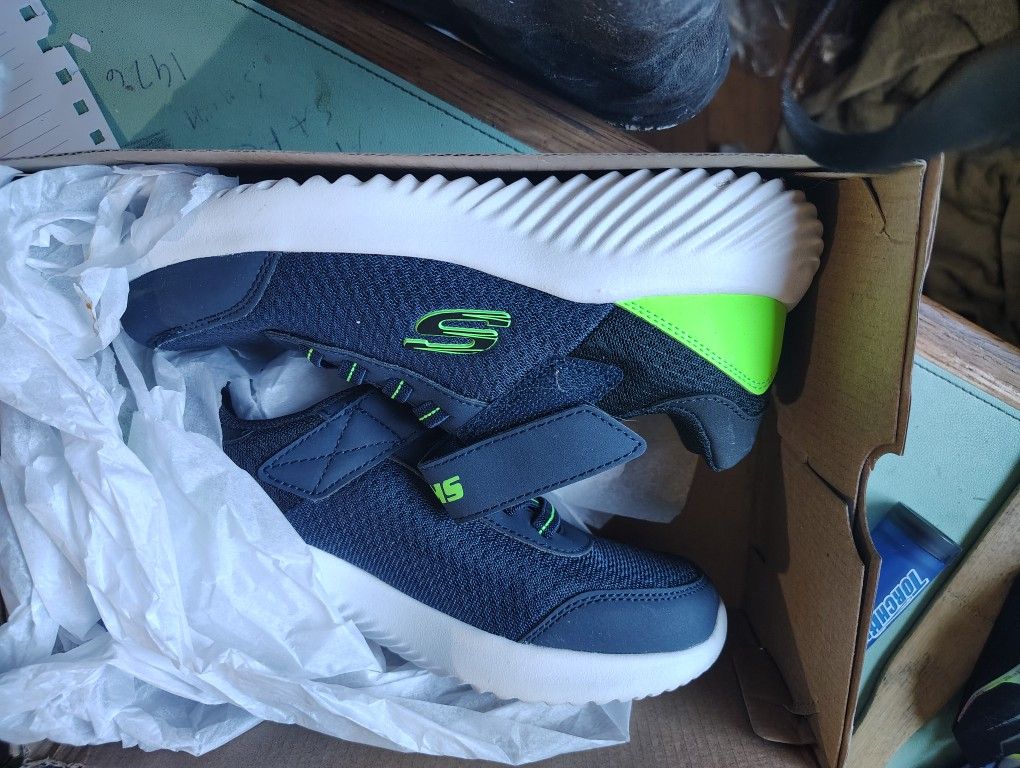 Kids Sz5 New 25