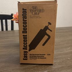 Pampered chef, easy accent decorator