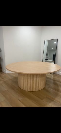 Round dining set table.