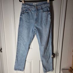 Zara High-Waisted Straight-Leg Jeans Size 6