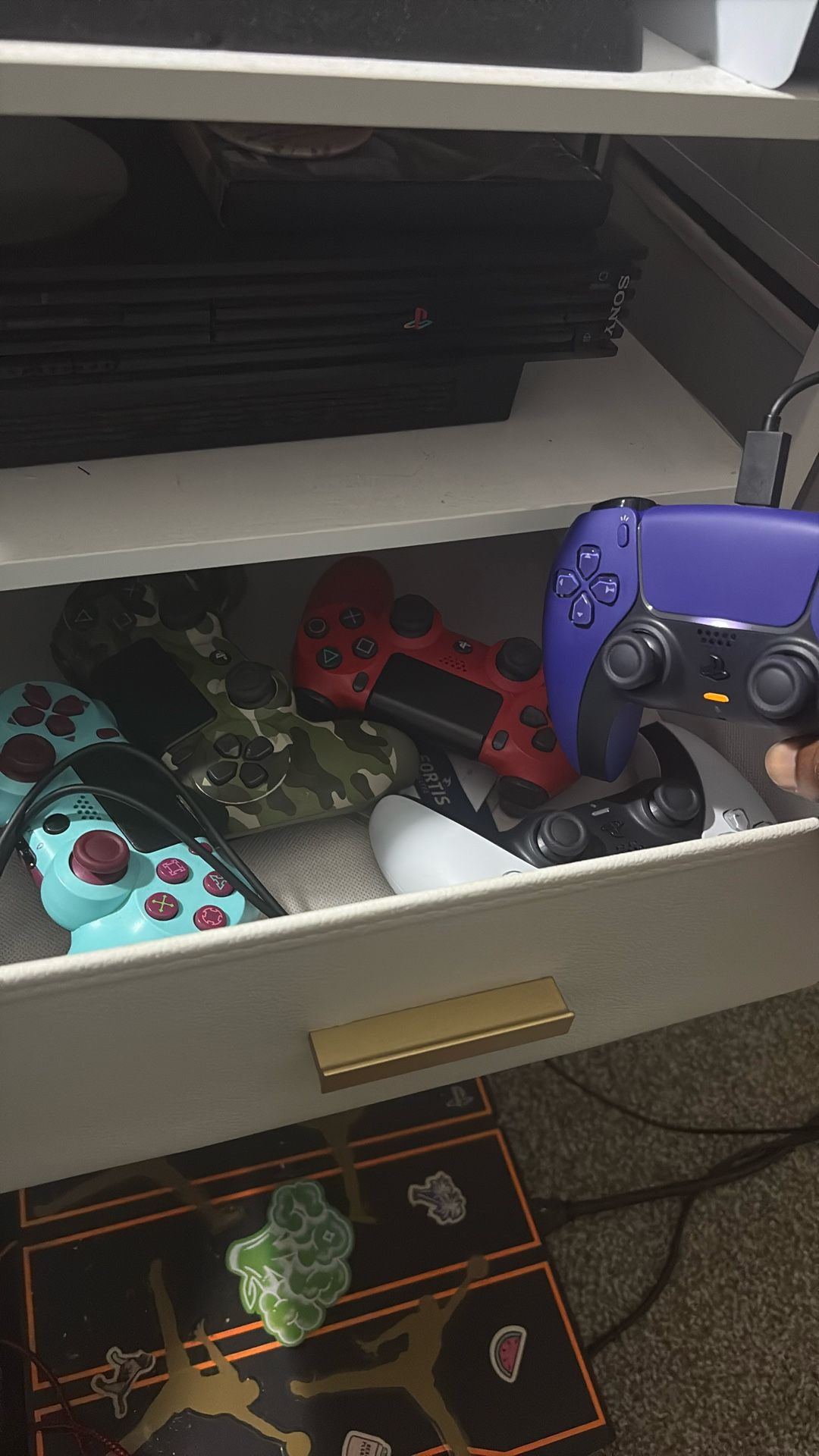 P5, P4, P2, Vizio monitor, Lenovo laptop + Games, controllers, charging cord