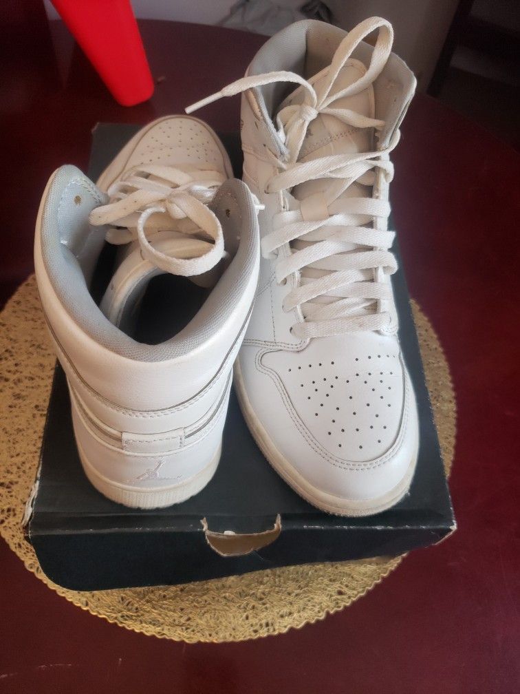Air Jordan 1 Mid White Shoes