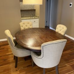 Dining room Table And Chairs 