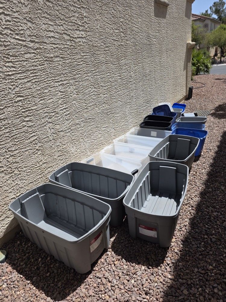 Storage containers.
Russell & Fort Apache Rd.89148