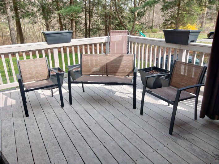 Outdoor / Deck / Patio Furniture