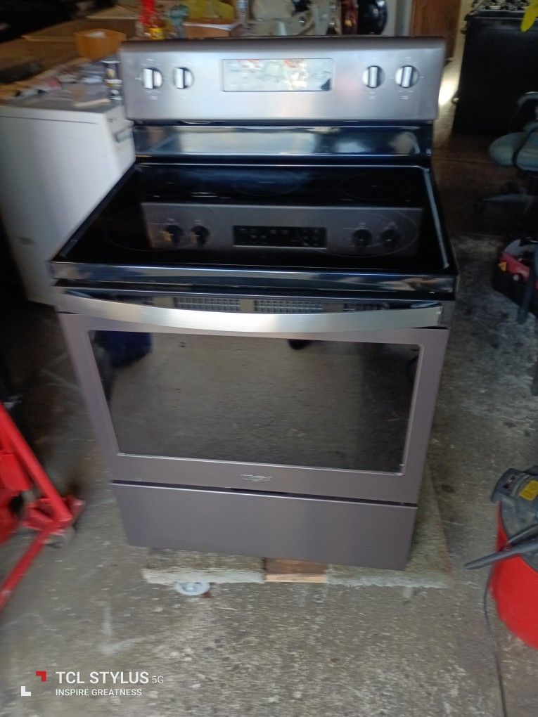 Stove Electric Whirlpool Like New Everything Is And Good Working Conditions 3 Months Warranty Delivery And Install