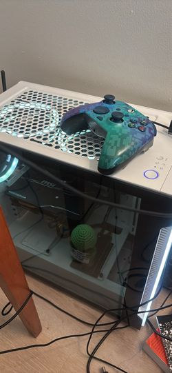 Gaming pc setup mic,headphones ,webcam ,controller,100hz monitor