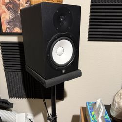Yamaha HS8 Pair with Stands Pads and XLR Cables
