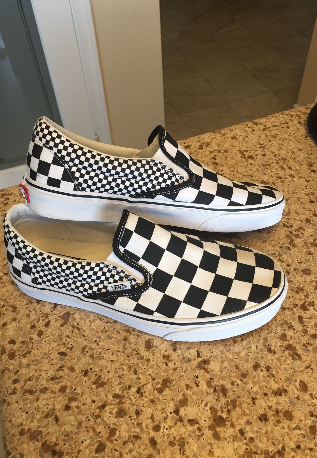 BRAND NEW VANS 🔥Classic Slip-On Checkerboard Shoes Mens Size 9.0 / Women’s Size 10.5 Black/White (Porter Ranch Ca)