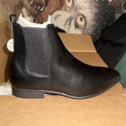 Truffle Collection Chelsea Boots in Black Faux Leather UK6 / US 8.5 MEN