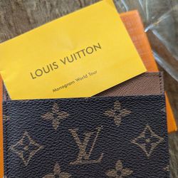 Louis Vuitton Card Holder for Sale in Yelm, WA - OfferUp
