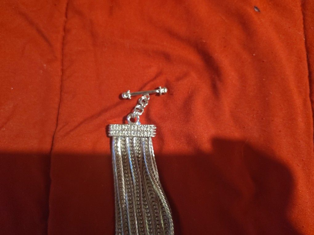 Elegant Silver Round And Straight Piece Closure