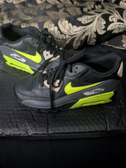 Size 5.5 - Nike Air Max 90 Essential Volt