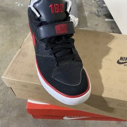 Nike Auto Force 180 Mid