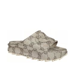 Sandals size 11 with box
