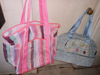 Lady's Beautiful lg.  Tote bags 3$ each