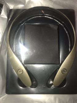 Retractable bluetooth headset