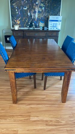 Dining Room Table w/6 chairs