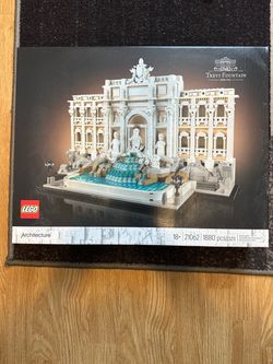 Trevi Fountain LEGO set