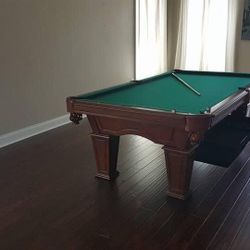 Traditional Pool Table 