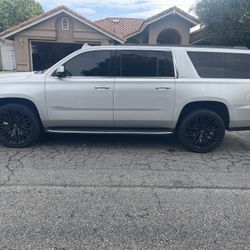 2019 Yukon XL SLT