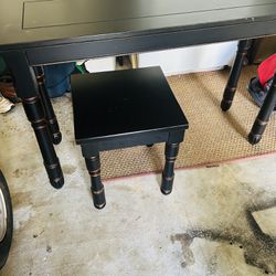 Console/couch Table With 2 Stools