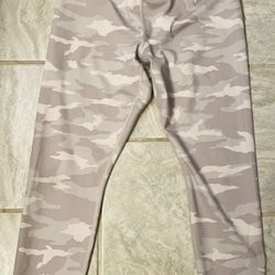 Athleta Women’s Elation 7/8 Tight Large Gray & White Camouflage Leggings